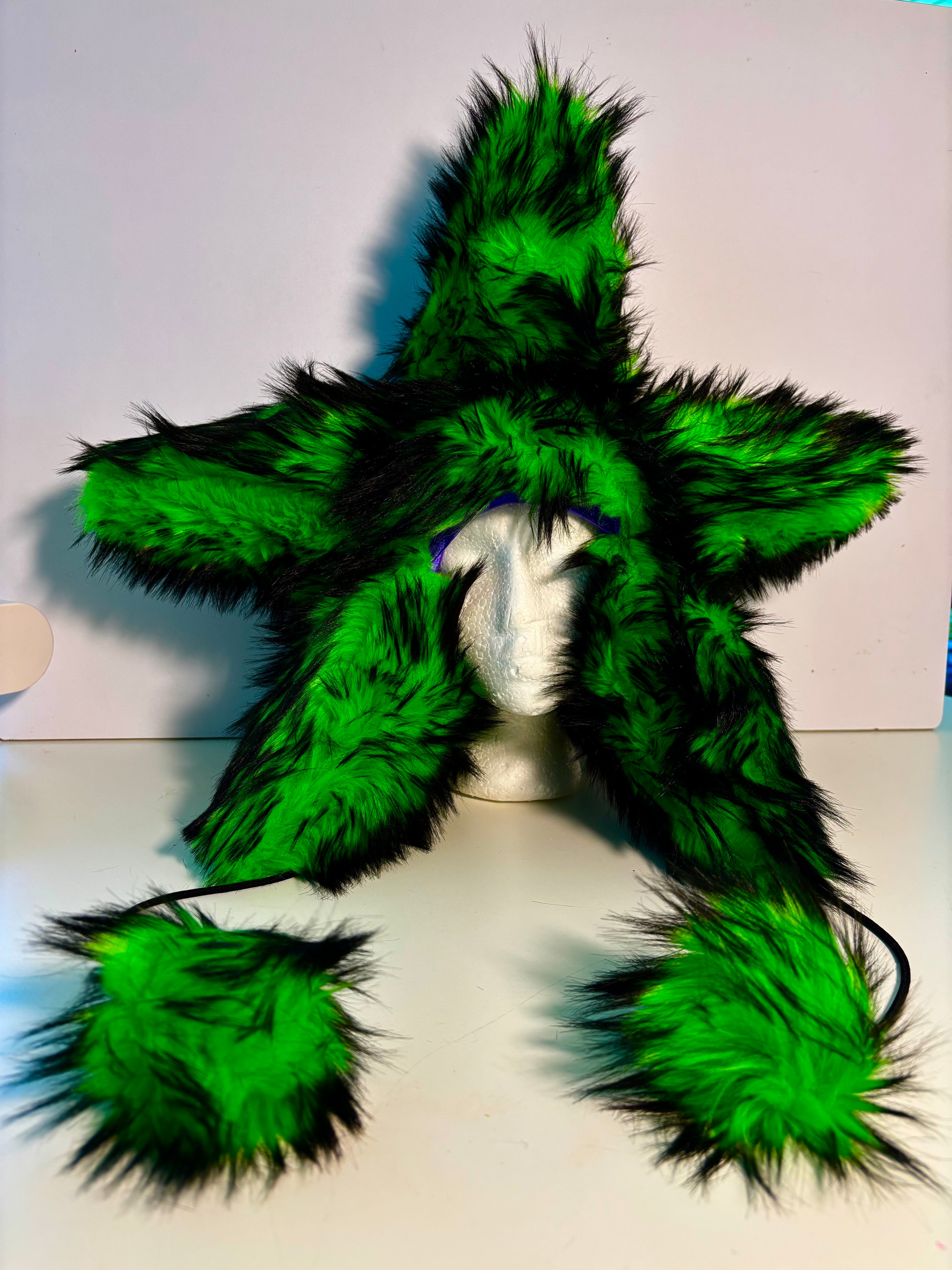 ELECTRIC GREEN STAR HAT